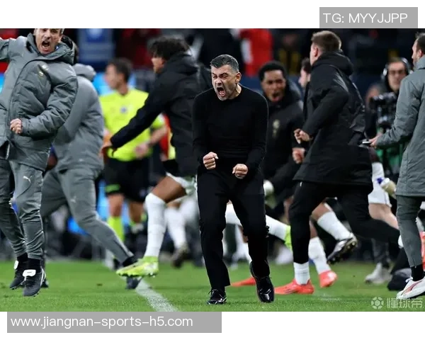 前米兰主帅孔塞桑正式加盟吉达联合执教本泽马团队