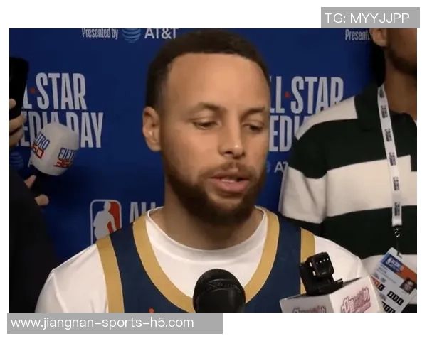 库里强调年轻球员的重要性呼吁全队以积极能量共同努力争胜 库里强调年轻球员的重要性呼吁全队以积极能量共同努力争胜