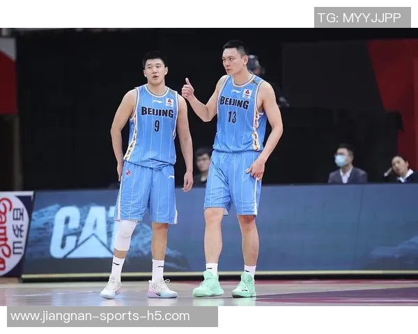 雷蒙出战35分钟高效表现9投6中三分3中6贡献15分6篮板展现实力 雷蒙出战35分钟高效表现9投6中三分3中6贡献15分6篮板展现实力